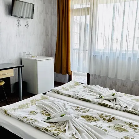 依奥斯酒店 希典